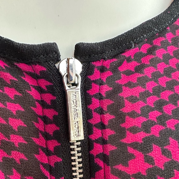 Michael Kors Sheer Houndstooth Raspberry & Black Long Sleeve Front Zip Blouse~ L - Picture 5 of 10